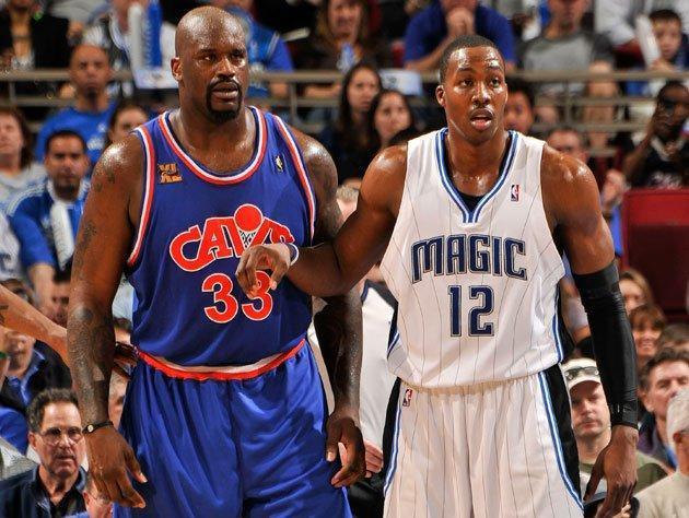 欧文突破防守连续得分（欧文强势冲击防线连连得手）