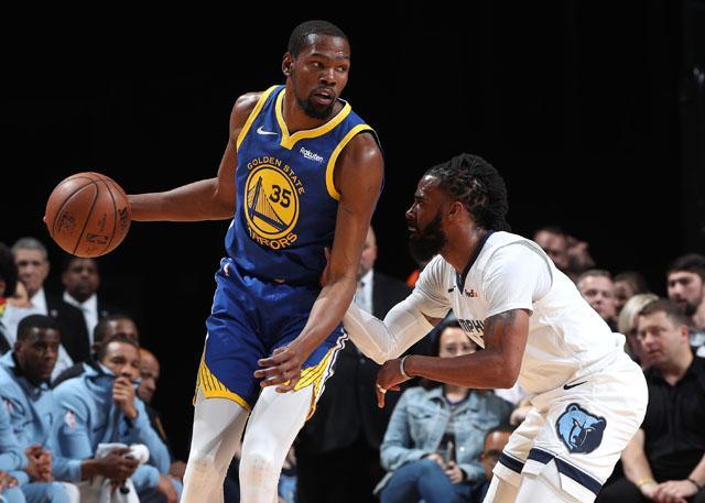 塔图姆：我不是会缺席比赛的人，只要队医允许我甚至能打野球（塔图姆：只要队医放行，我就不缺阵，野球也照打）