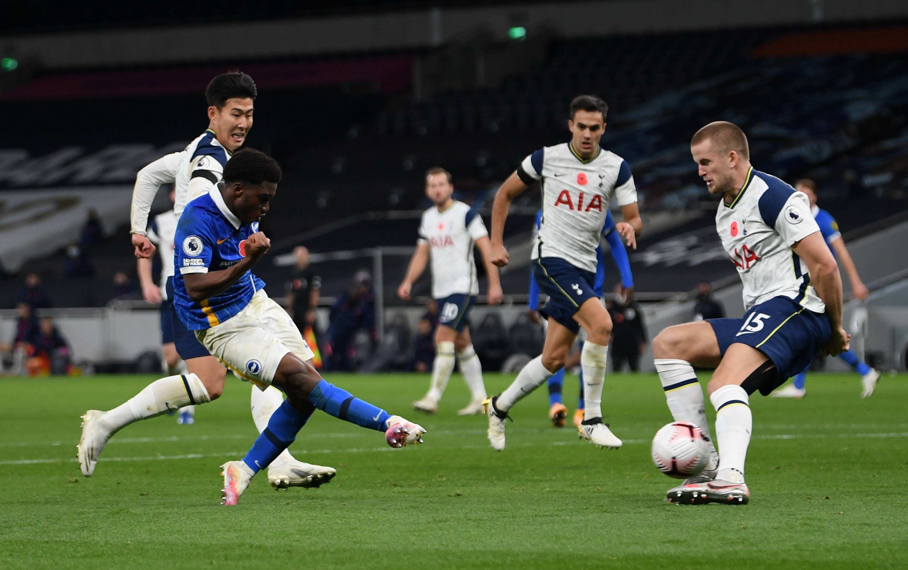 尴尬！松岛辉空效仿王楚钦，倒地爆冲失败，专属王之爆冲（尴尬一幕：松岛辉空模仿王楚钦“王之爆冲”倒地失败，这动作果然是专属）