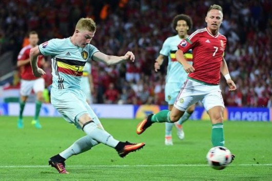 德转评年度最佳右边锋：杜埃、奥利塞、萨拉赫、亚马尔入围（德转年度最佳右边锋候选出炉：杜埃、奥利塞、萨拉赫、亚马尔上榜）