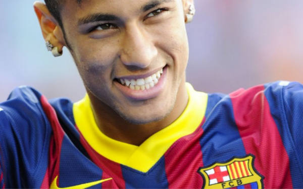 米体：斯帕莱蒂考虑放弃无锋阵，重新启用2名进攻中场+1名中锋（米体：斯帕莱蒂或弃用无锋战术，改打双前腰+单箭头）