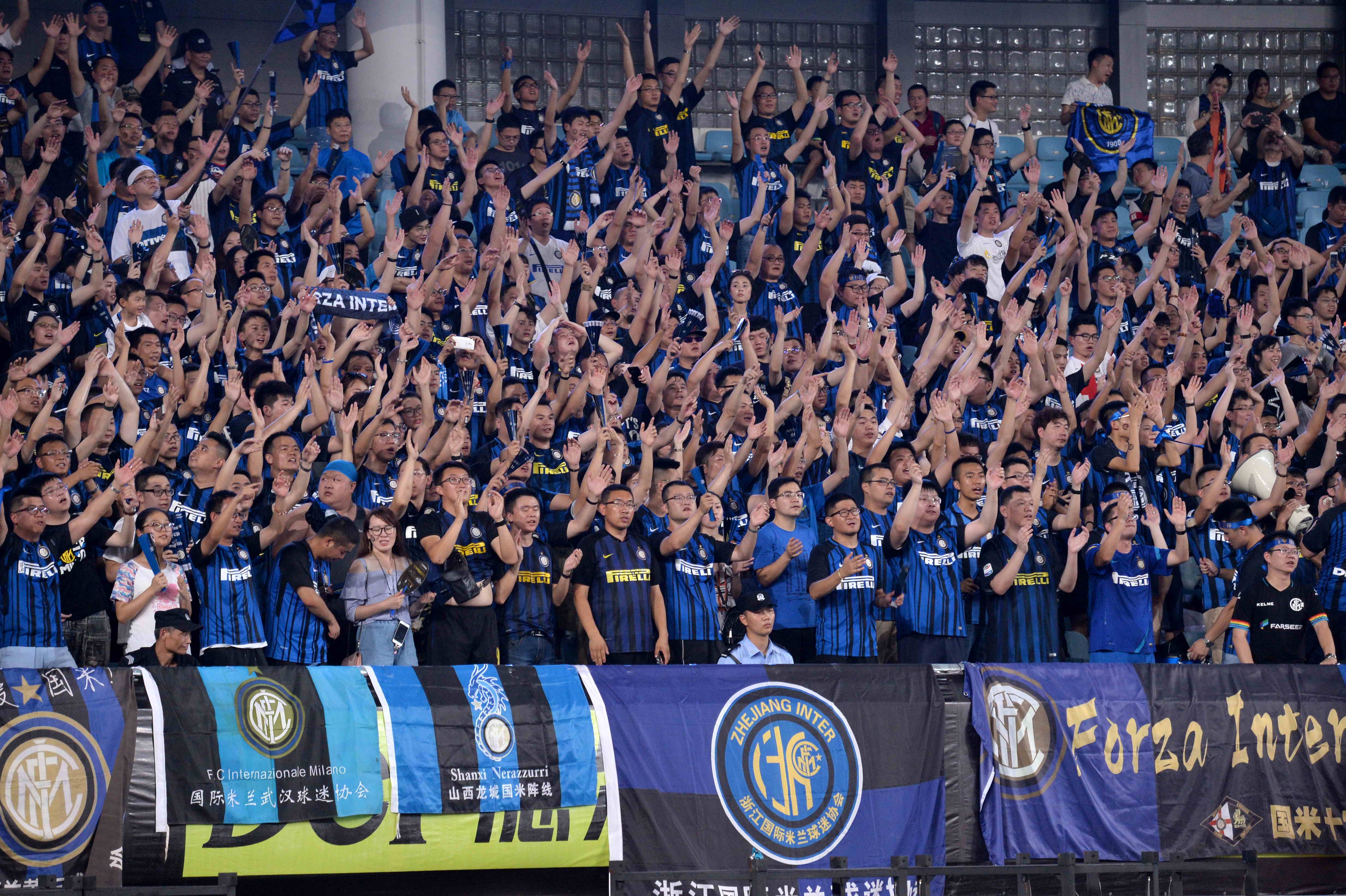 津媒：为更好地与球迷交流，于根伟将在近日进行一次线上直播（津媒：于根伟将于近期开启线上直播，加强与球迷互动）