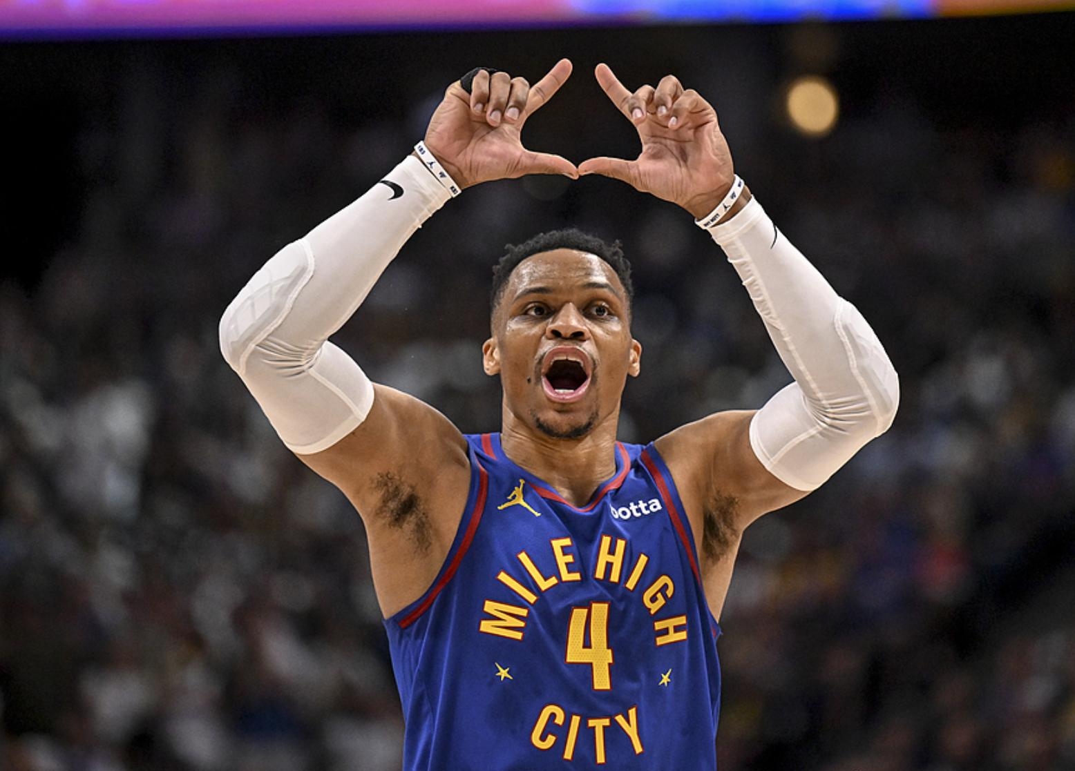 球星被拍到训练加练远射，努力程度获认可（球星被曝训练场加练远射，拼劲获外界称赞）