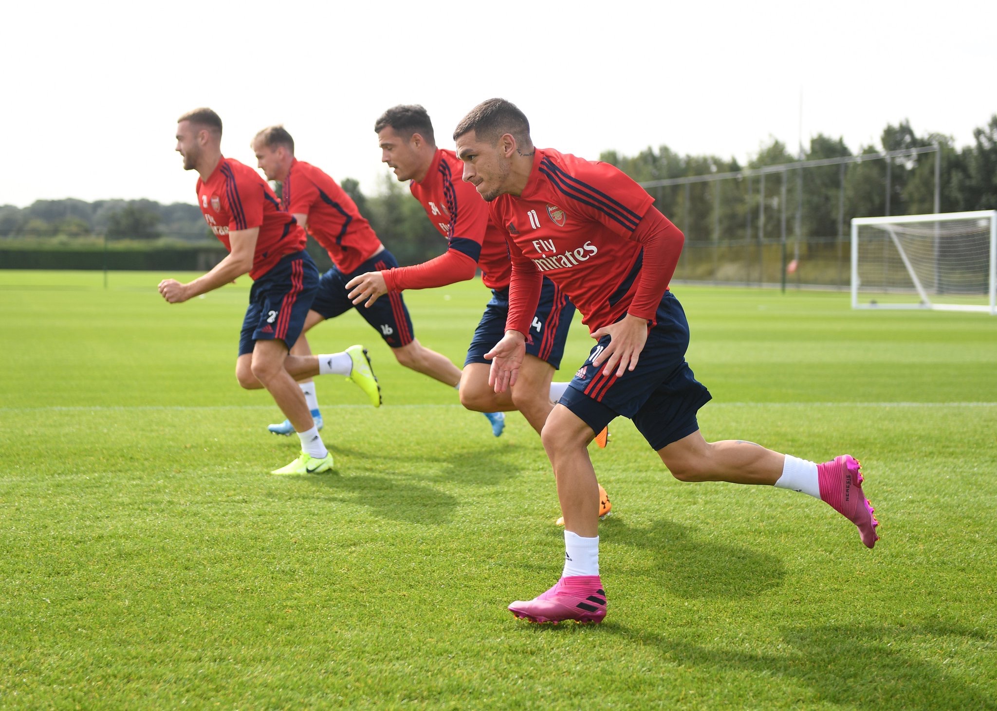 昔日水晶宫双星埃泽、奥利塞本赛季关键数据对比：后者均占优（水晶宫昔日双星本季关键数据PK：奥利塞在各项指标上均领先埃泽）