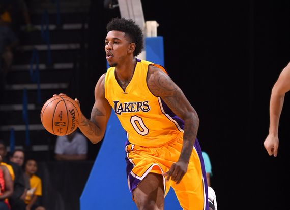 湖人vs马刺前瞻：湖人阵容齐整冲四强，一场定胜负悬念十足（湖人对阵马刺前瞻：全员齐整剑指四强，一战定胜负悬念拉满）