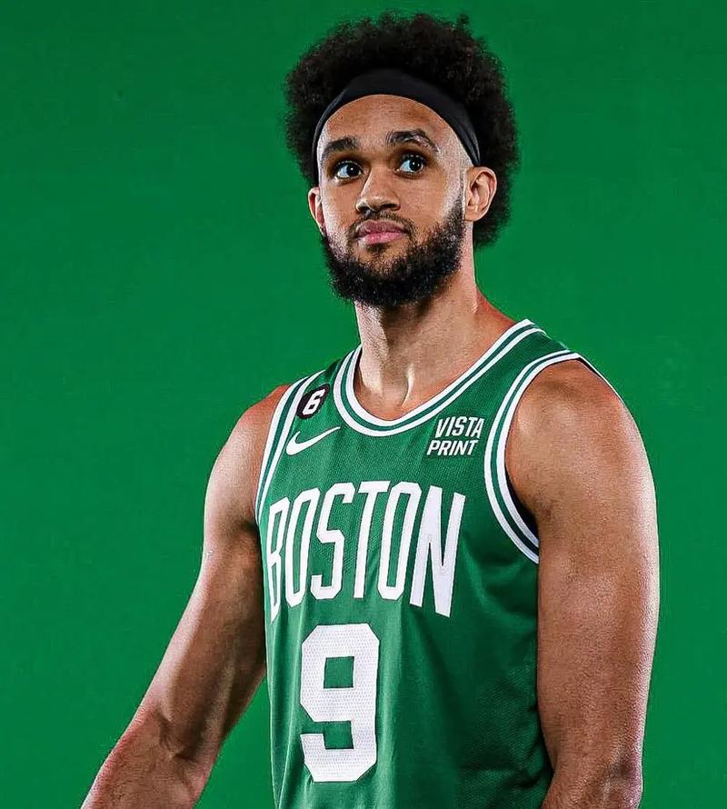 每体：瓜迪奥拉本周一现身巴塞罗那，受邀参加一场新书发布会（每体：瓜迪奥拉周一亮相巴塞罗那，应邀出席新书发布会）