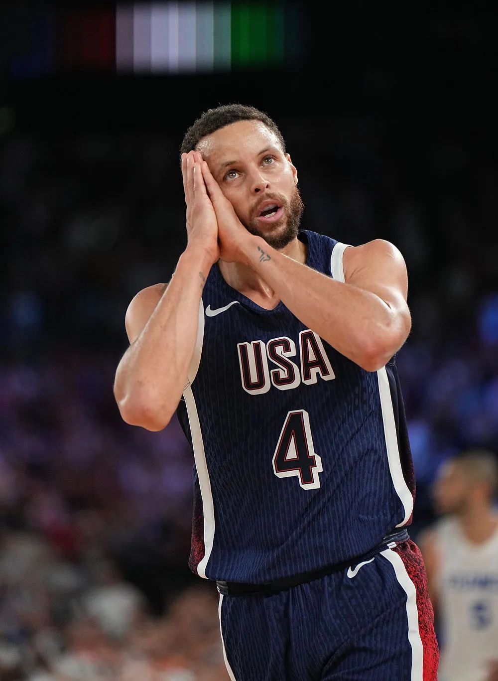 图片报：拜仁极端球迷团体故意燃放烟火以避开欧冠淘汰赛禁令（德媒《图片报》：拜仁极端球迷为规避欧冠淘汰赛禁令故意燃放烟火）