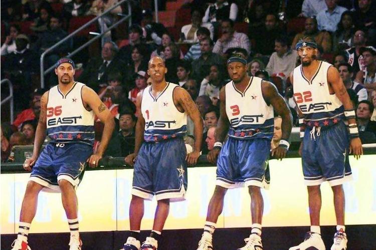 前曼联助教：阿莫林带领曼联走在正确道路上，对未来充满期待（前曼联助教：阿莫林引领红魔步入正轨，未来可期）