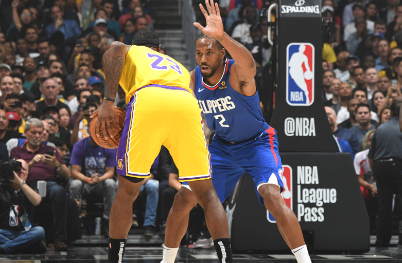 火箭险胜快船 申京复出贡献全面（火箭惊险力克快船 申京复出全能发挥）