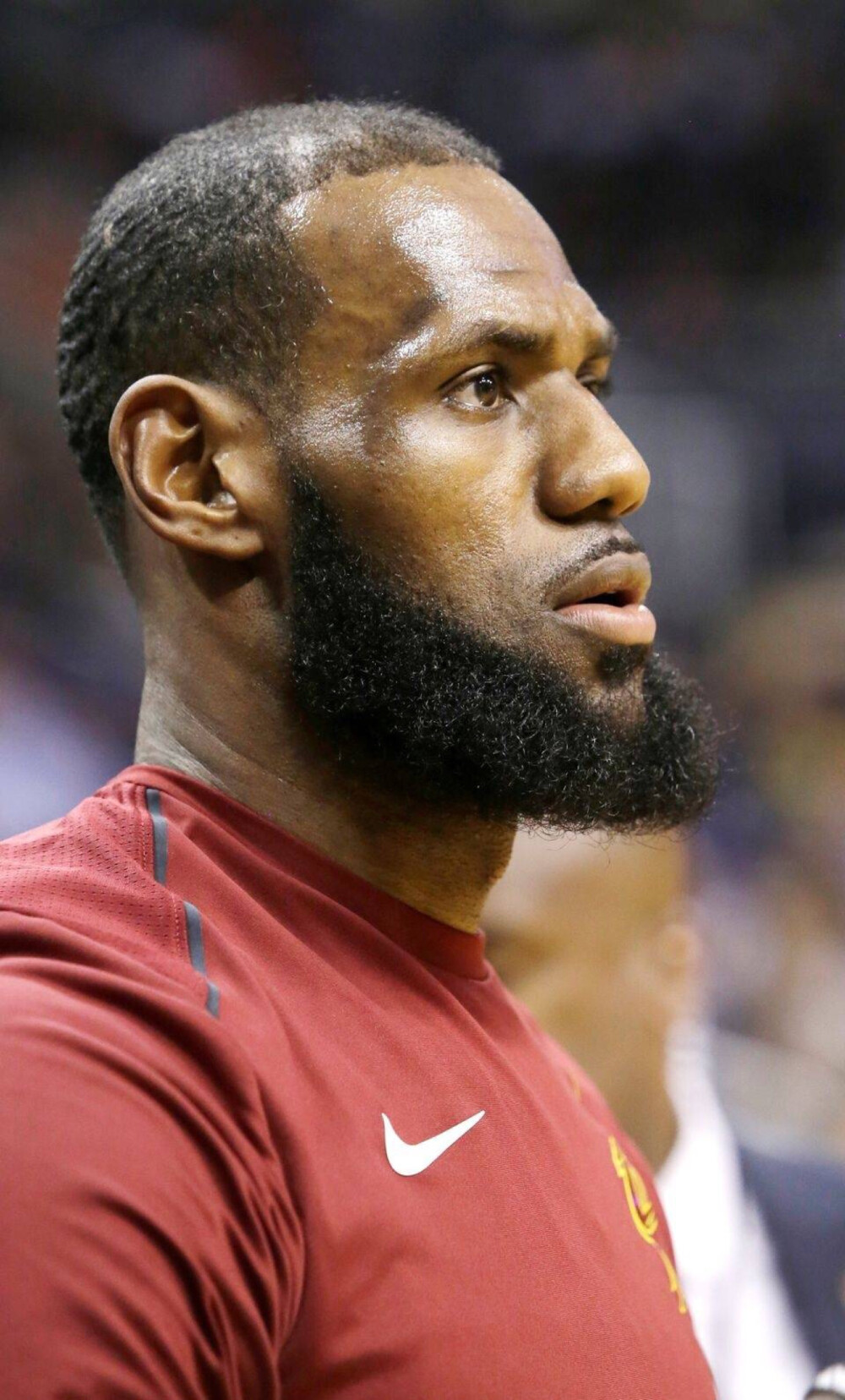 每体：若接受手术奥尔莫要缺阵4个月，因此巴萨选择保守治疗（每体：手术恐缺席4个月，巴萨为奥尔莫选择保守治疗）