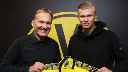 我又拥有新球衣啦！葡萄牙2026世界杯特别款球衣...（葡萄牙2026世界杯特别版球衣入手！）