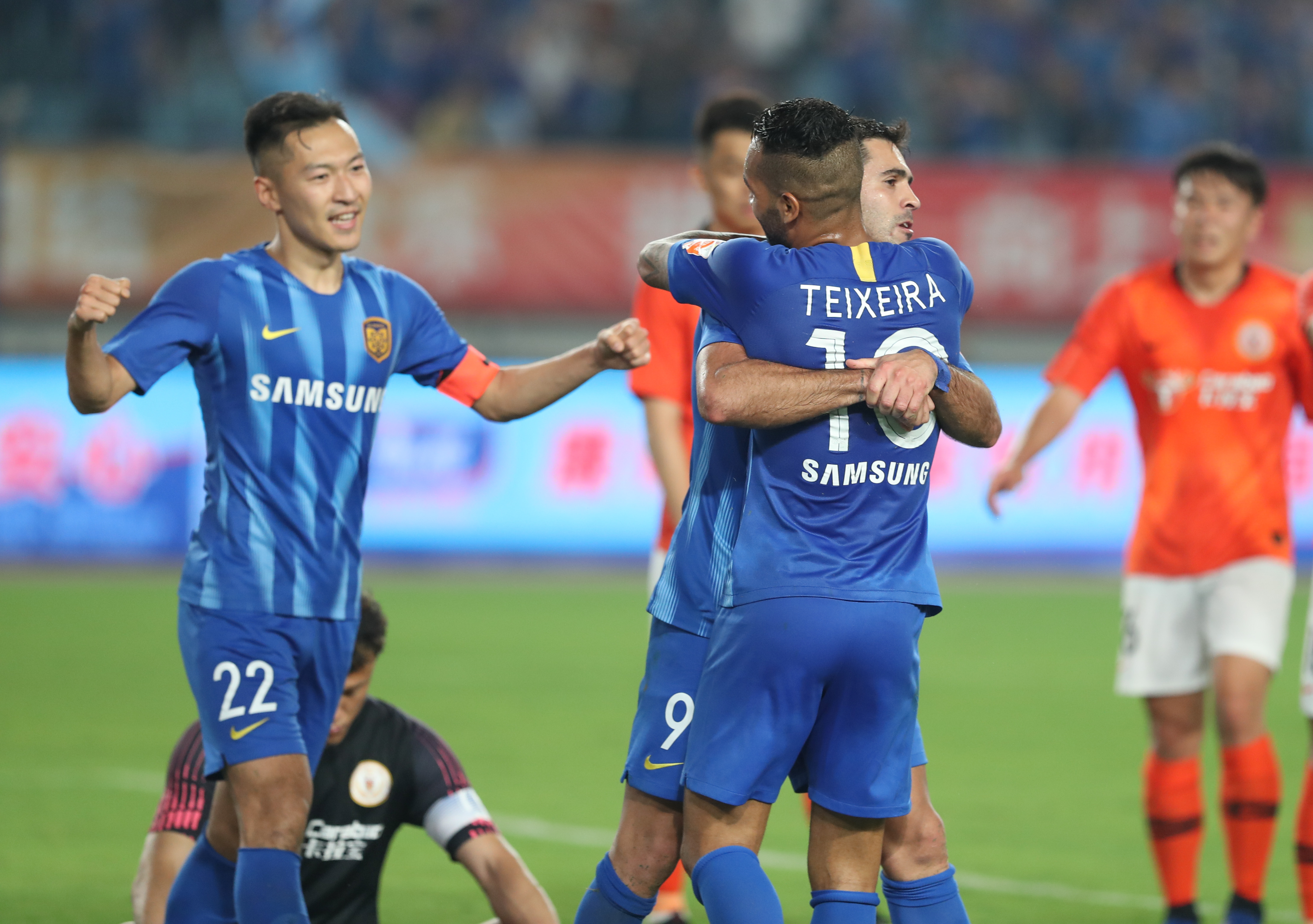 阿莫林：库尼亚已归队，有两人出战成疑；不会看谩骂我的言论（阿莫林：库尼亚回归，两人出战成疑；我不看针对我的谩骂）