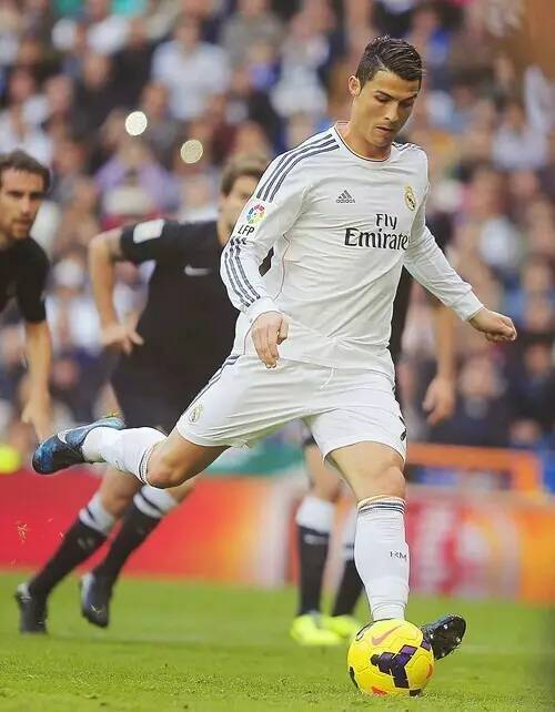 阿森纳晋级“功臣”，水晶宫后卫拉克鲁瓦乌龙+失点（水晶宫后卫拉克鲁瓦乌龙+失点，助阿森纳过关晋级）