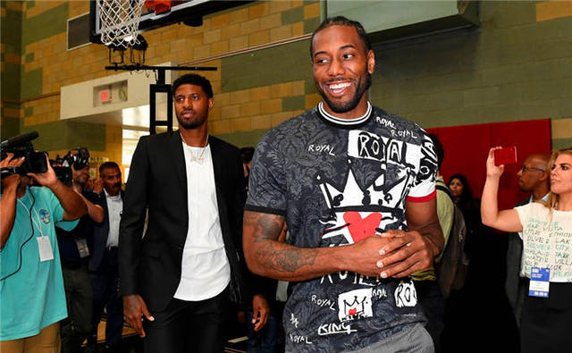 瑞天空：热刺、利物浦与扬-迪奥曼德的团队展开深度接触（瑞天空：热刺、利物浦已与扬-迪奥曼德团队进行深入洽谈）