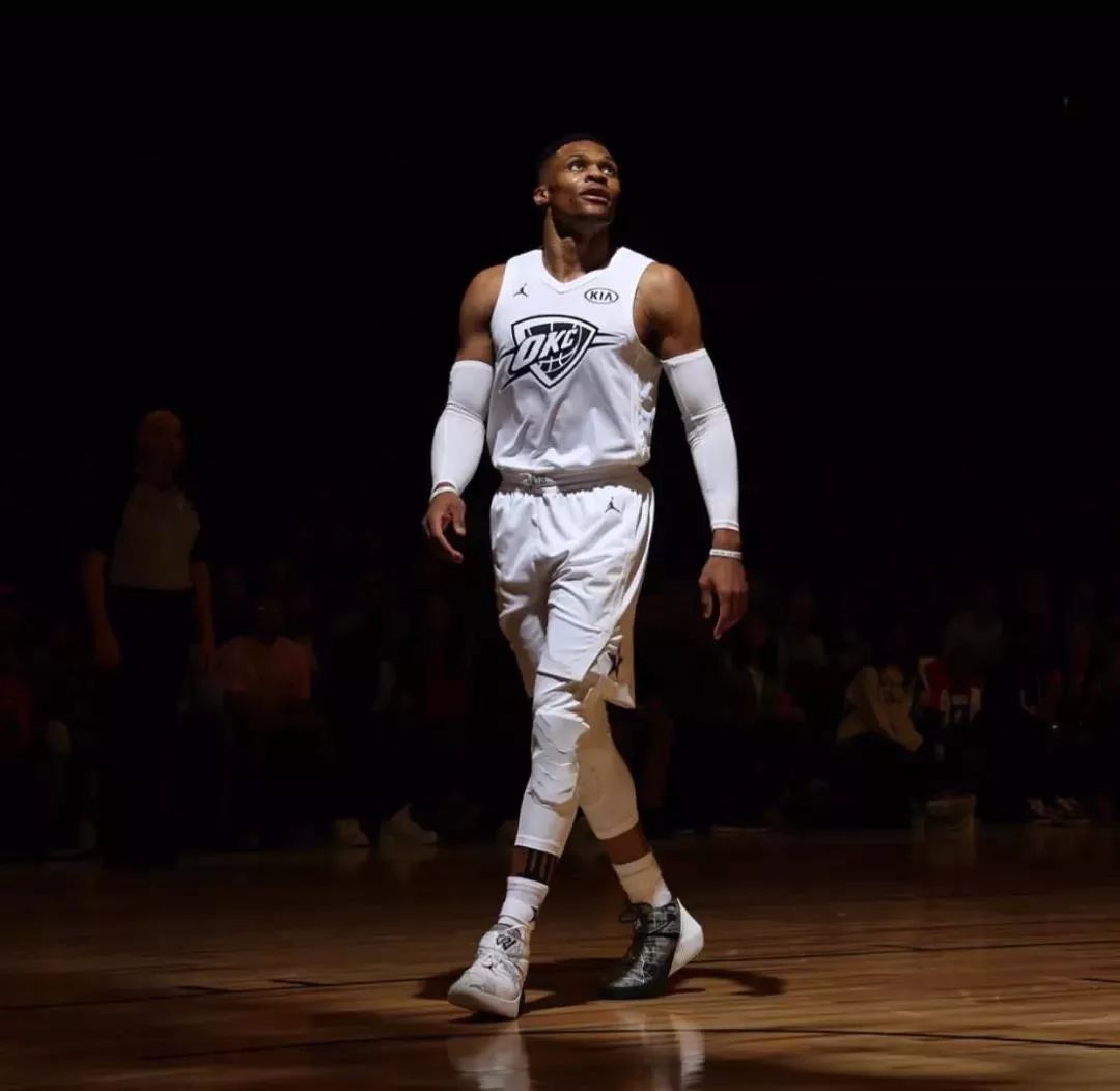 06年季后赛抢7大战科比第四节拒出手引争议（2006季后赛抢七战科比末节不出手引发争议）