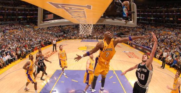 被压制整场，最后完成逆袭（全程受压，最终上演逆转）