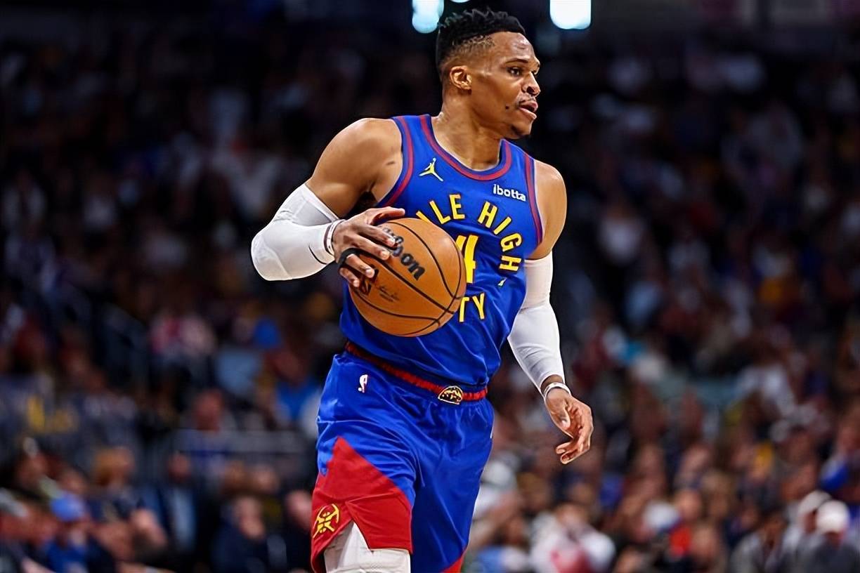 杨百翰大学22分大逆转，状元大热迪班萨轰28+9+6（杨百翰大学逆转22分劣势，状元热门迪班萨砍下28分9篮板6助攻）